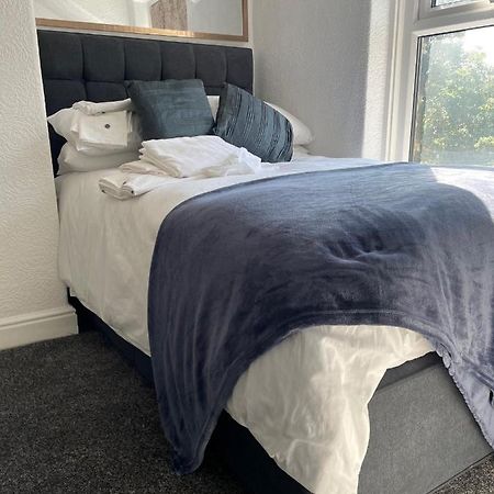 4 Bedroom House In Harrogate Town Centre エクステリア 写真