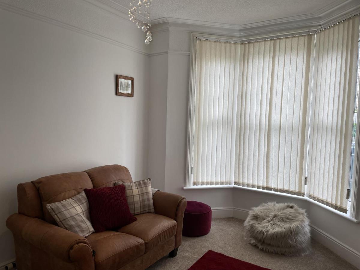 4 Bedroom House In Harrogate Town Centre エクステリア 写真